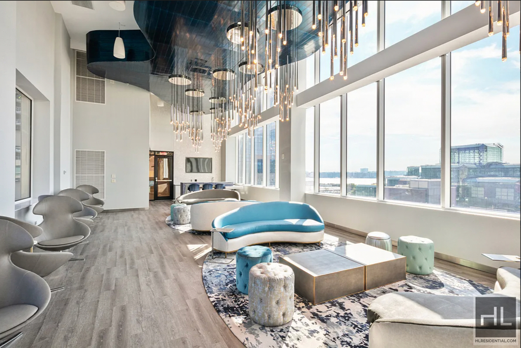 West 36 Street - Photo 6