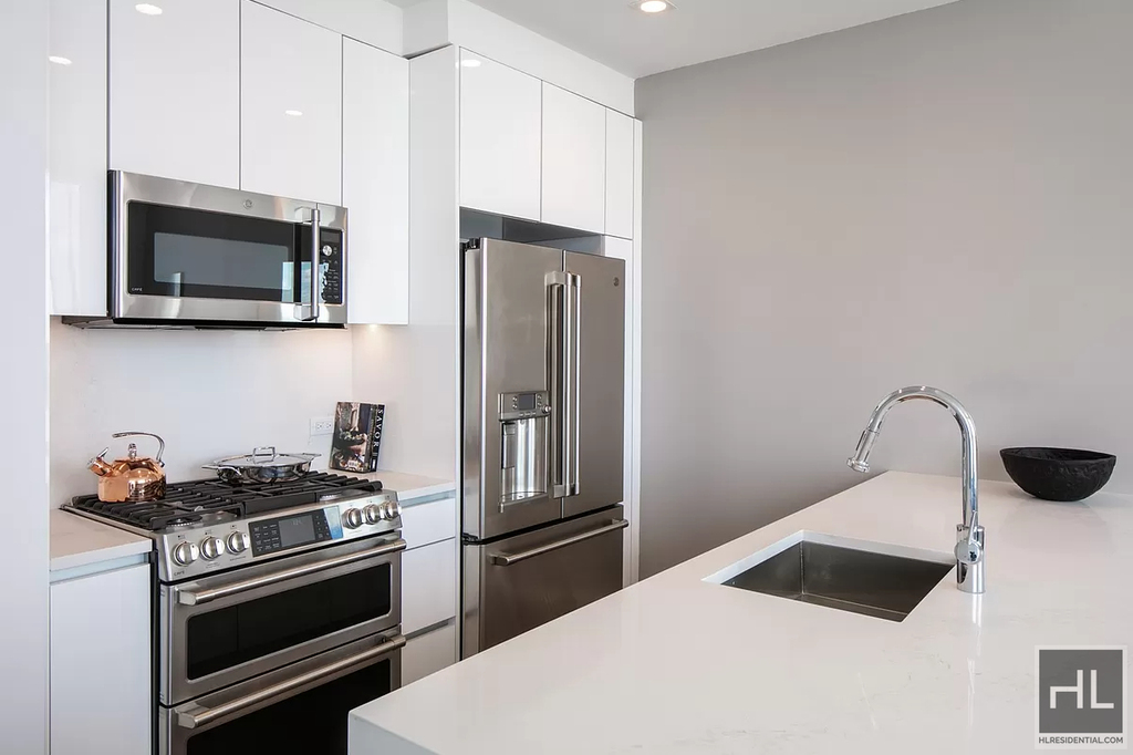 West 36 Street - Photo 2