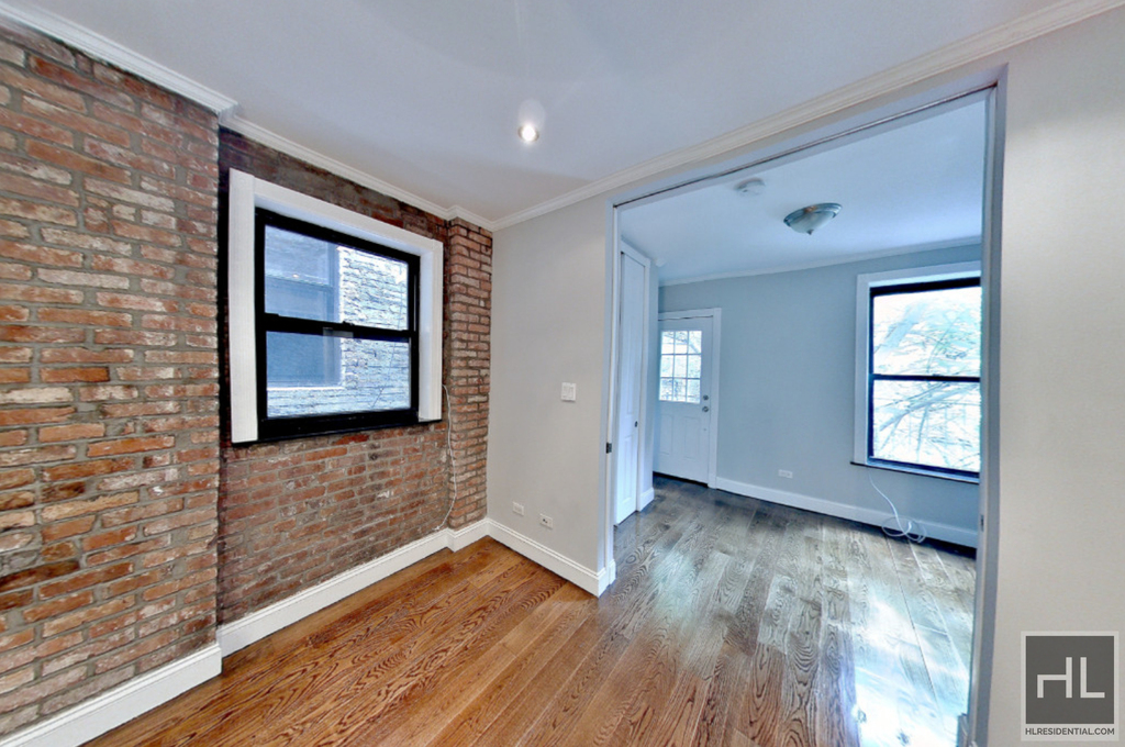 West 52nd Street - Photo 1