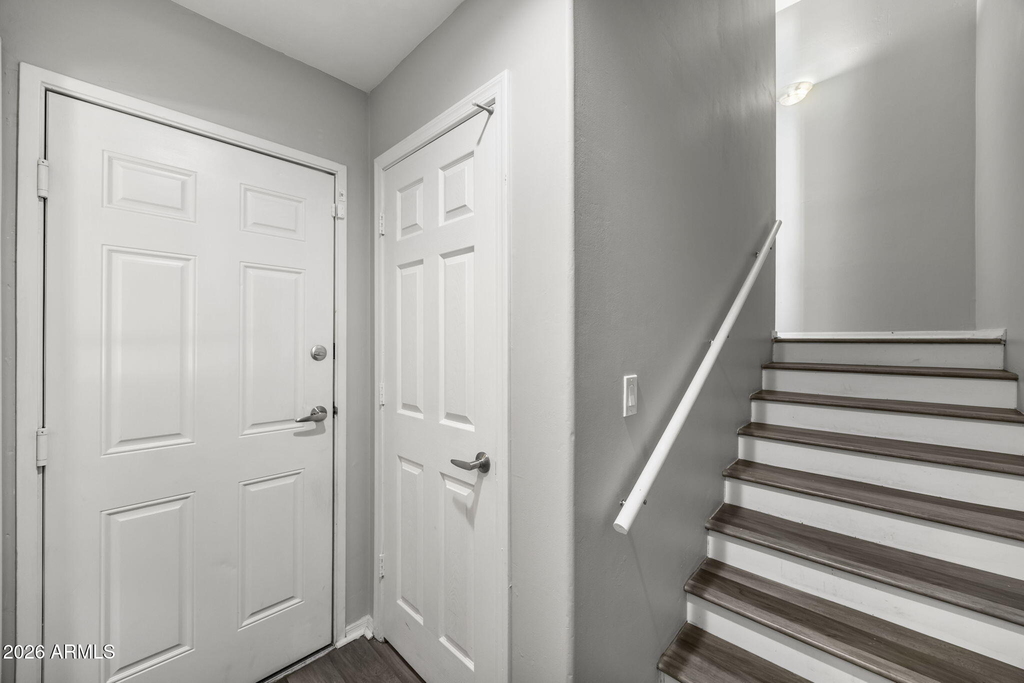 2450 W Glenrosa Avenue - Photo 2