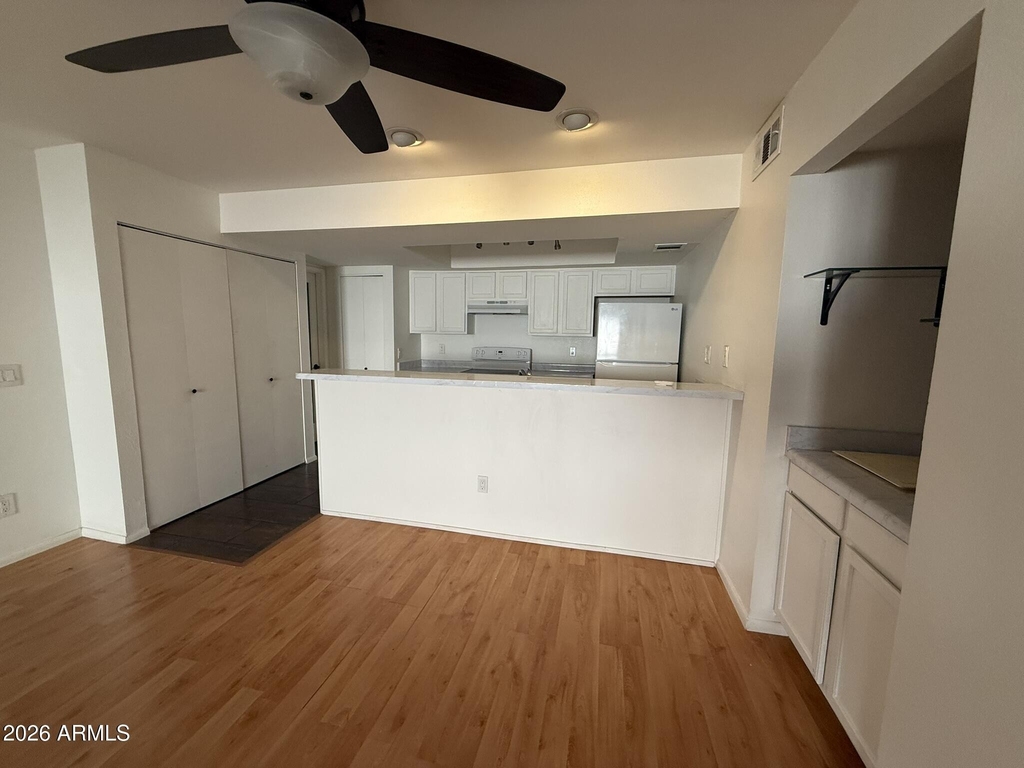 1920 W Lindner Avenue - Photo 8
