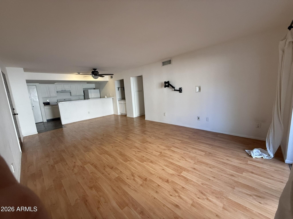 1920 W Lindner Avenue - Photo 2