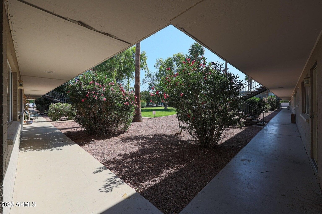 1111 E Turney Avenue - Photo 4