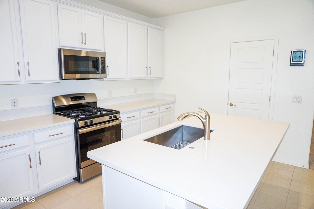 104 E Moonlight Trail - Photo 1