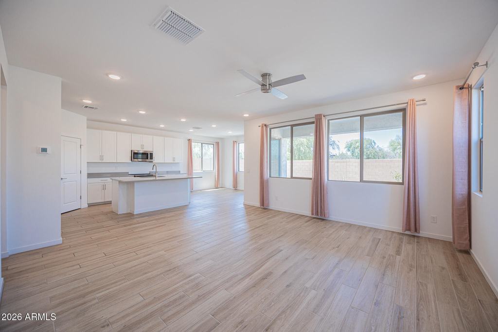 7412 W Gardenia Avenue - Photo 3