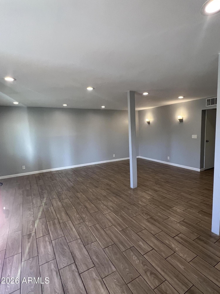 1115 E Whitton Avenue - Photo 3