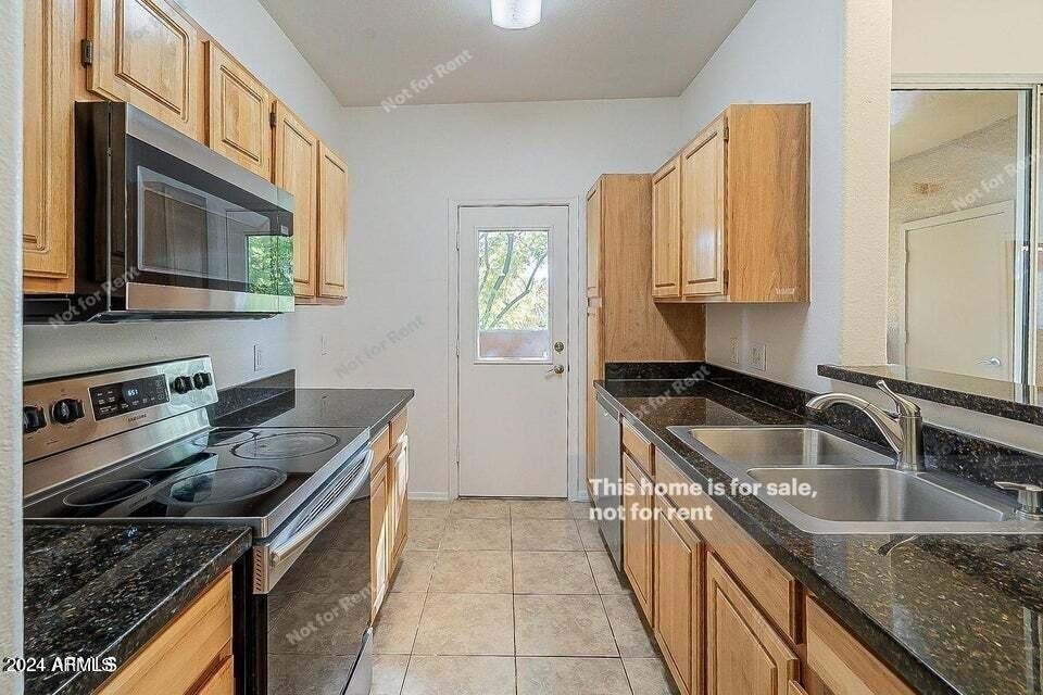 2929 W Yorkshire Drive - Photo 2