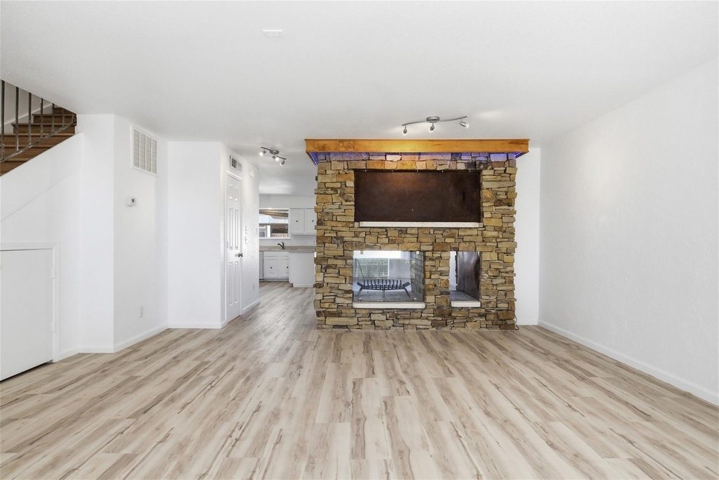 5810 Marina Drive - Photo 4