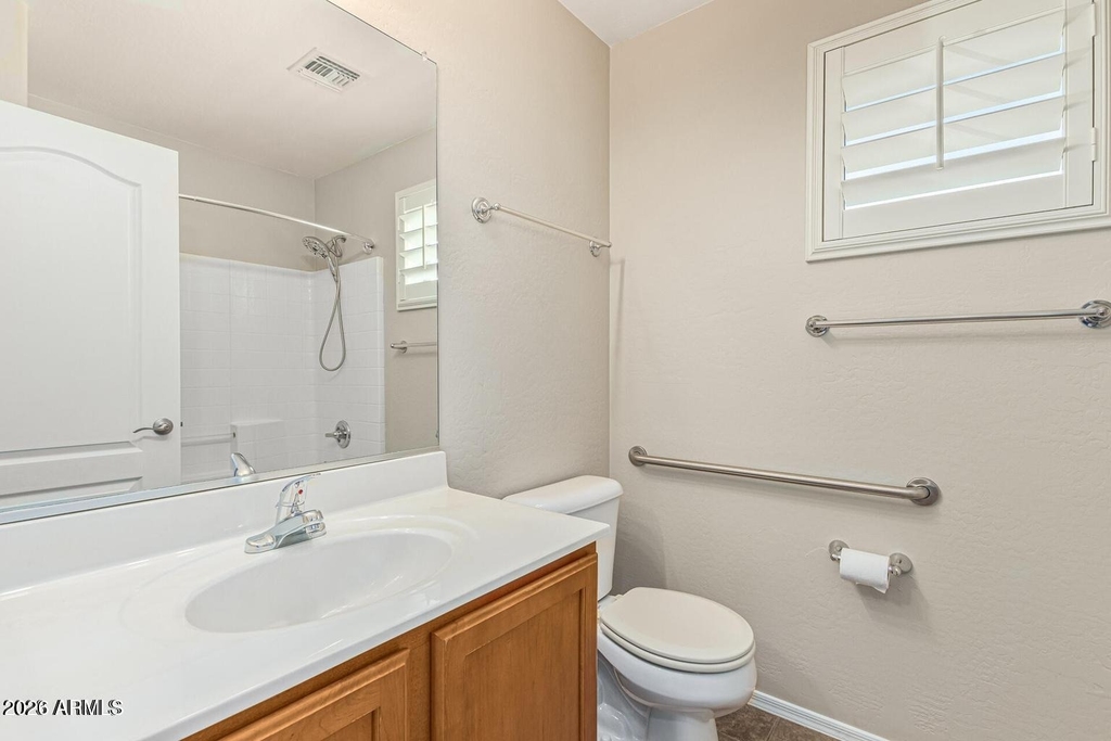 410 E Kent Avenue - Photo 15