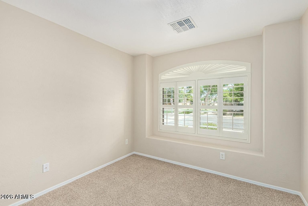 410 E Kent Avenue - Photo 13