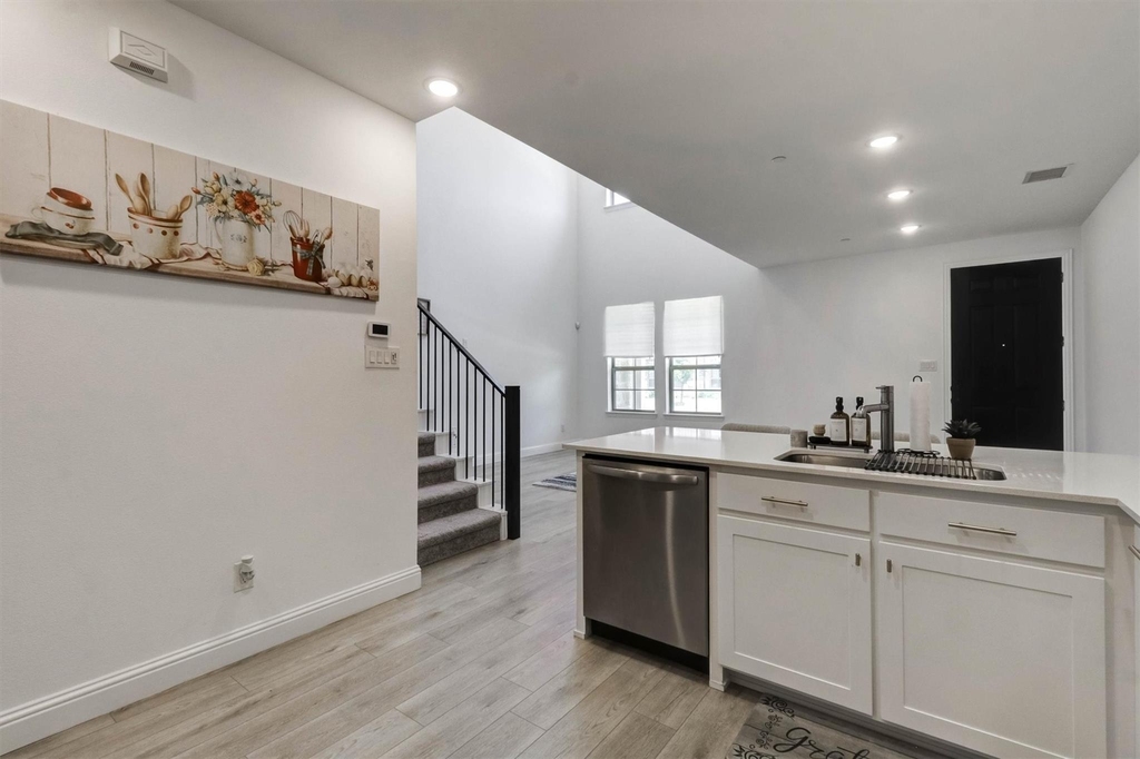 7031 Cedar Creek Drive - Photo 9
