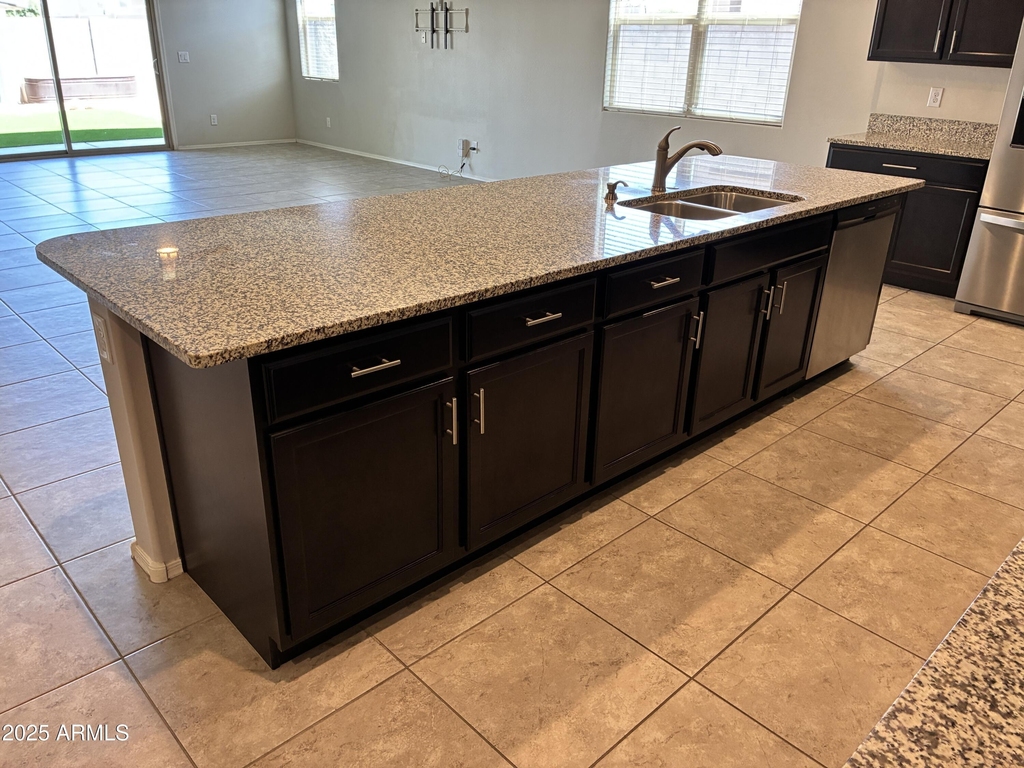 25698 W Desert Drive - Photo 4