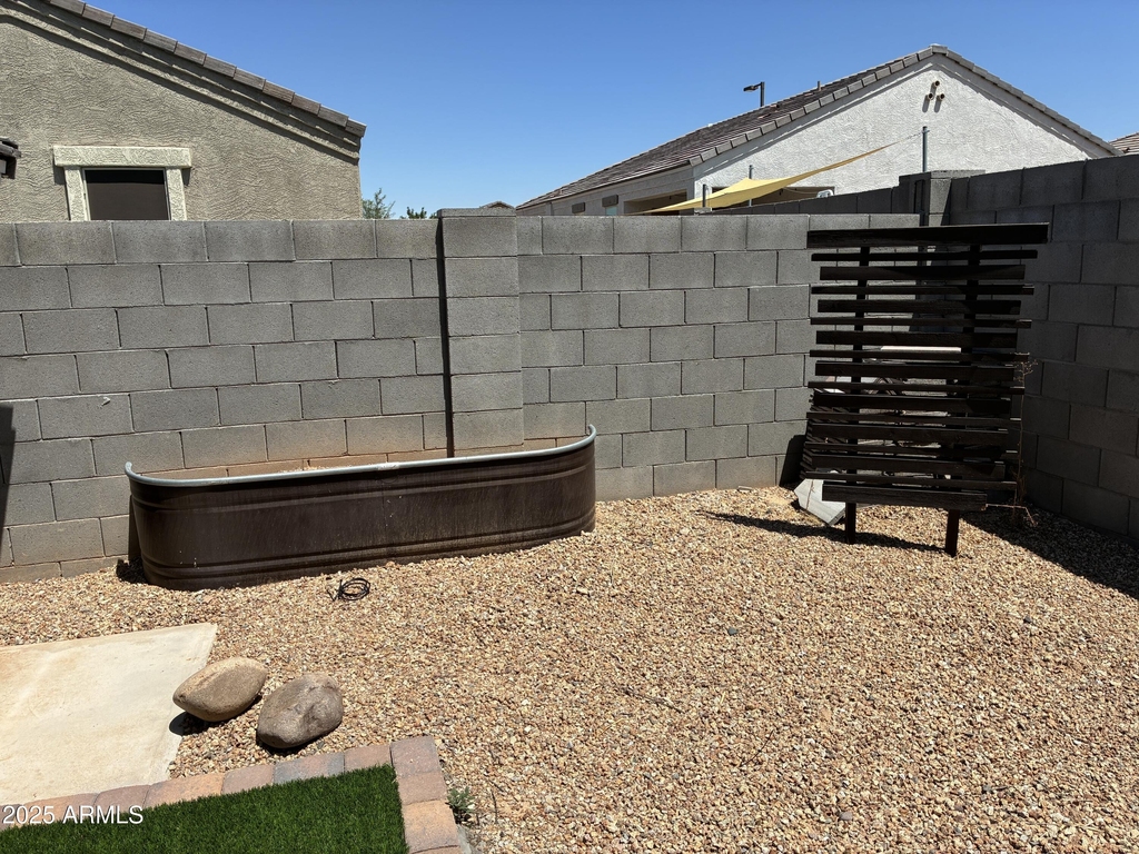 25698 W Desert Drive - Photo 22