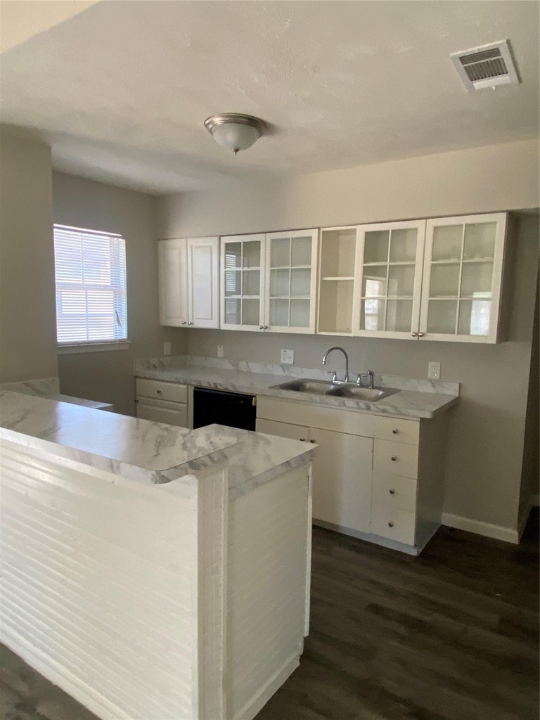 2516 Trinity Street - Photo 8