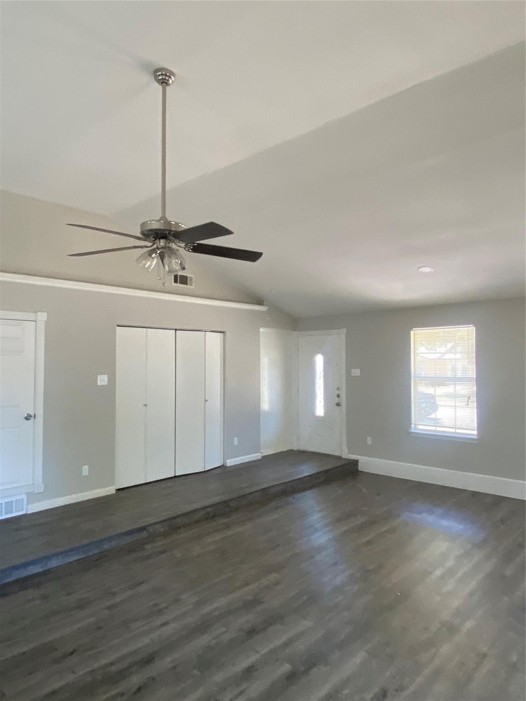 2516 Trinity Street - Photo 3