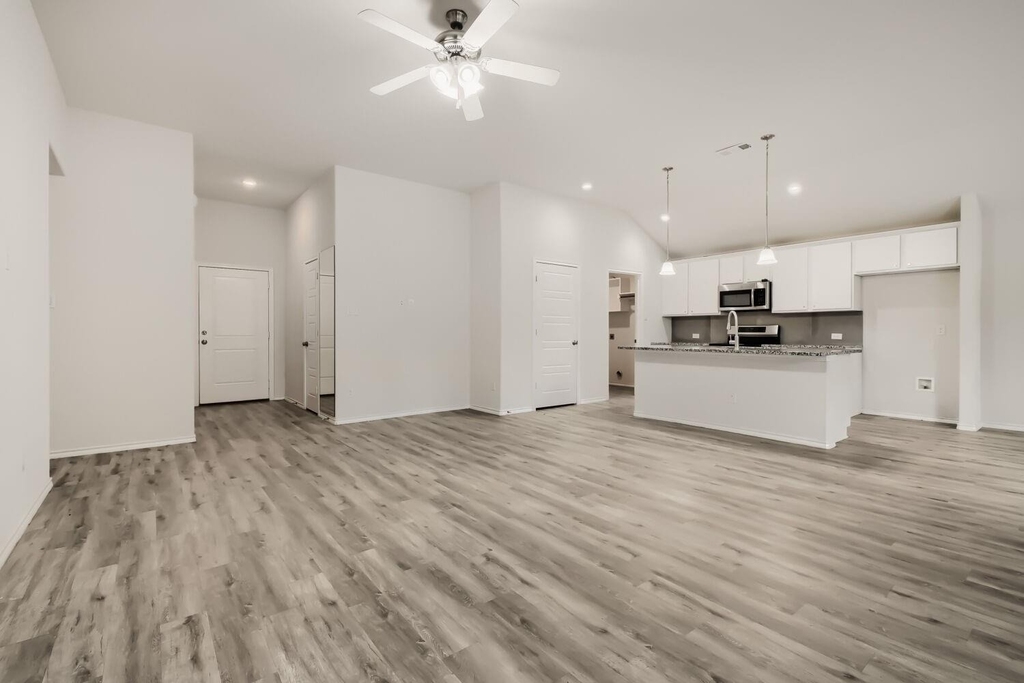1300 Avenue C - Photo 3