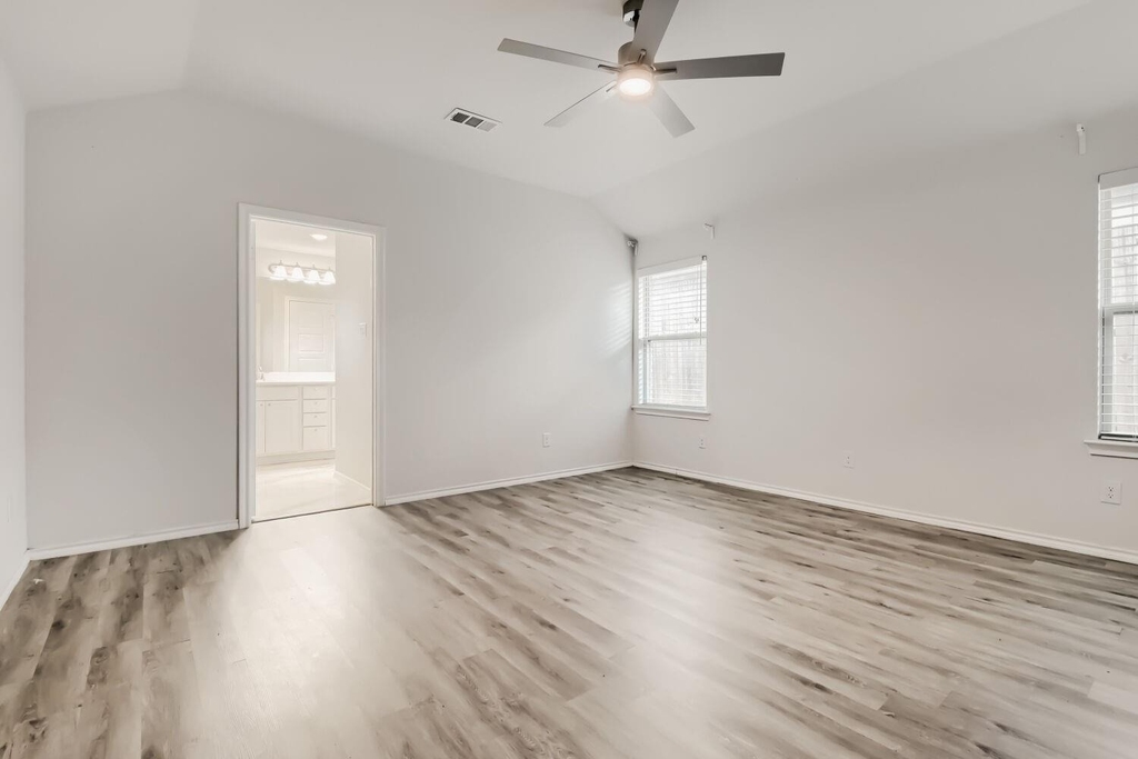 1300 Avenue C - Photo 7