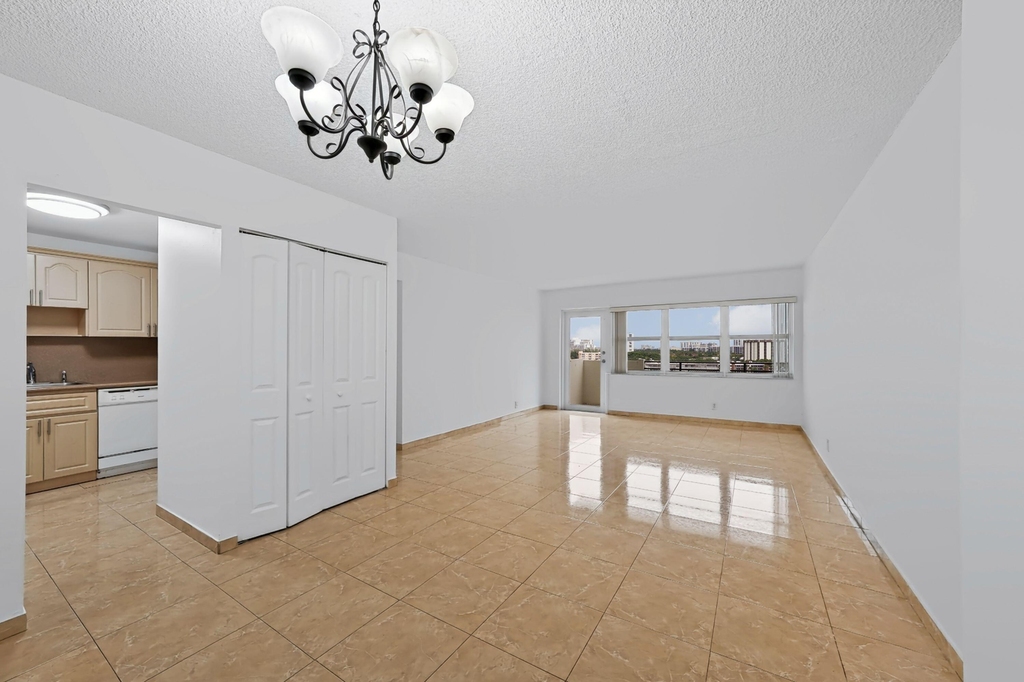 401 Golden Isles Drive - Photo 2