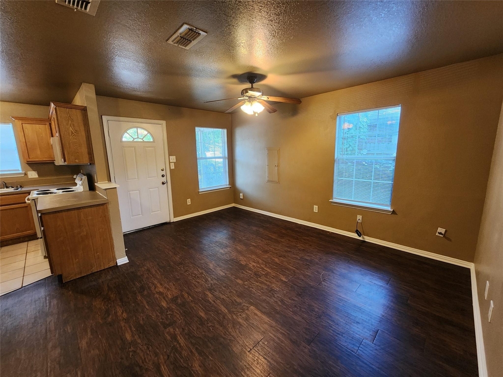 2917 Van Horn Avenue - Photo 2