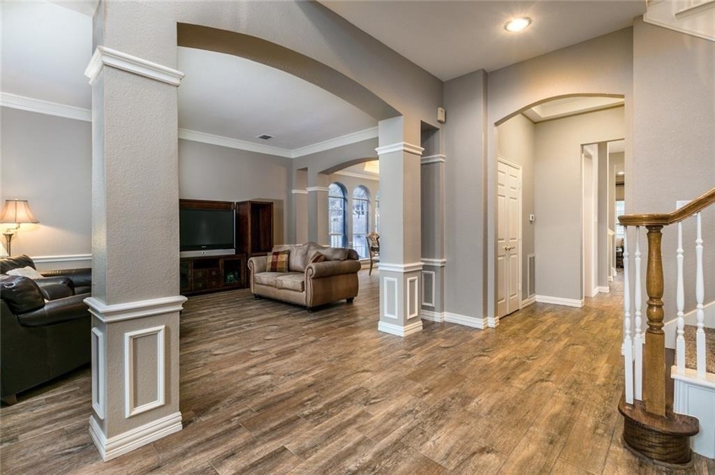 818 Stratford Drive - Photo 3