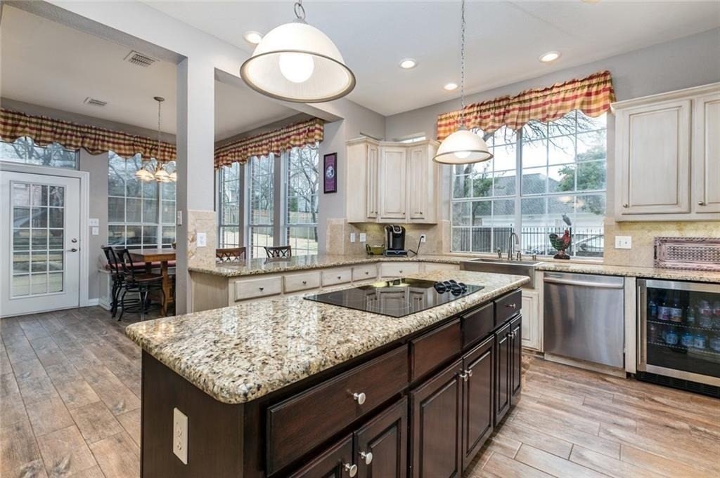 818 Stratford Drive - Photo 4