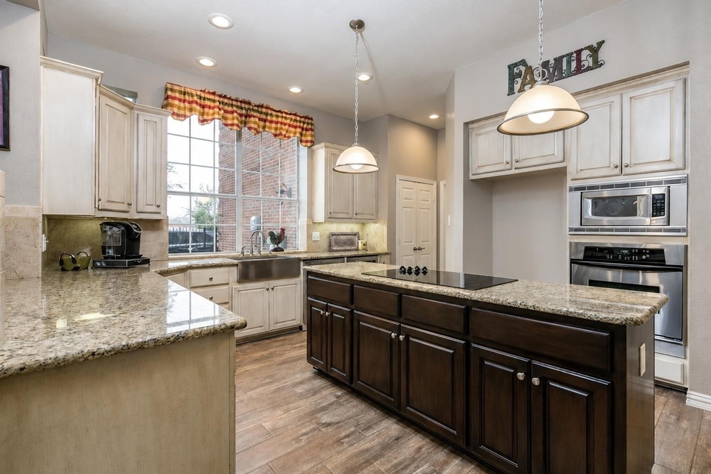 818 Stratford Drive - Photo 5