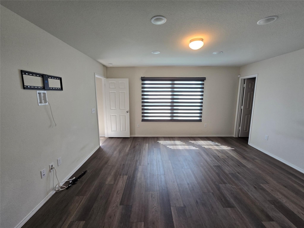 1126 Ainsley Lane - Photo 6