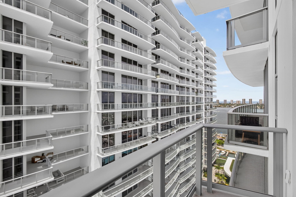 220 Lake Shore Drive - Photo 23