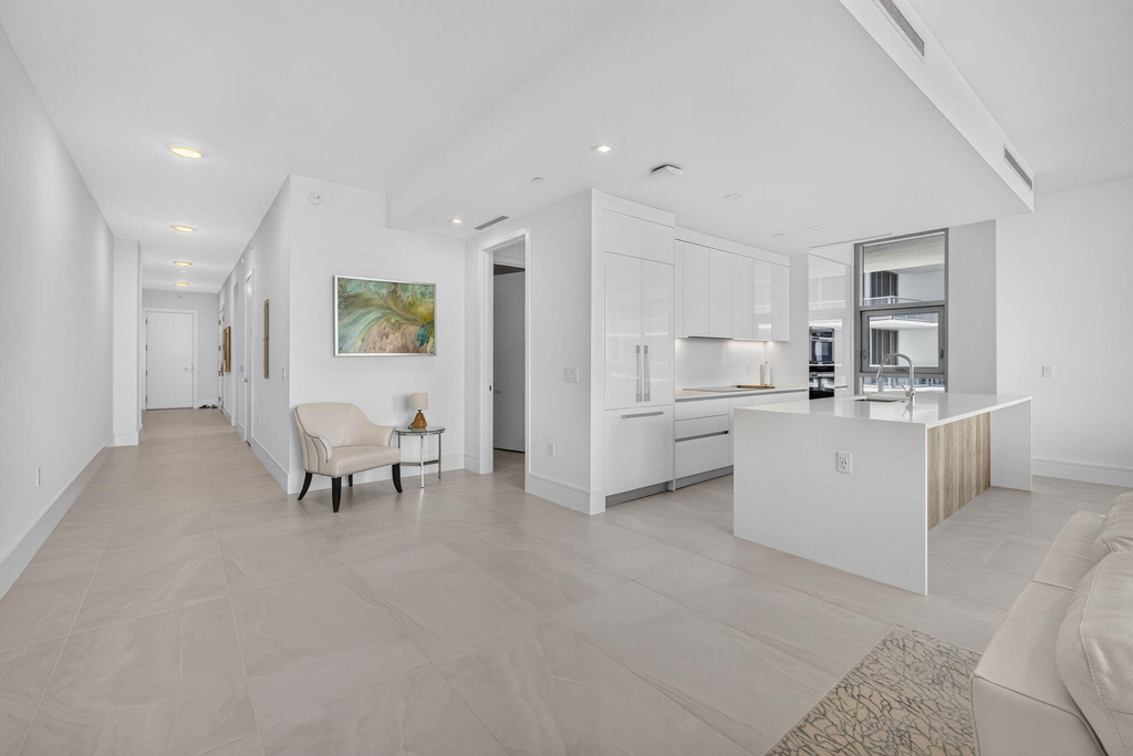 220 Lake Shore Drive - Photo 2