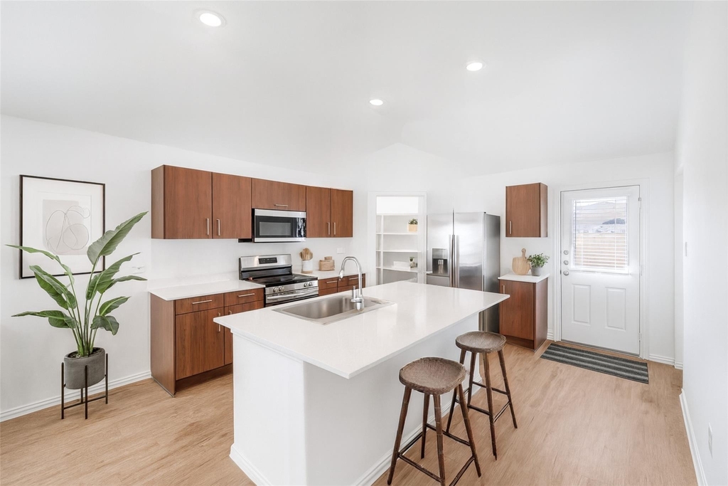 209 Fairmeade Drive - Photo 3