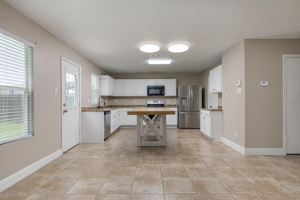2228 Bradford Pear Drive - Photo 10