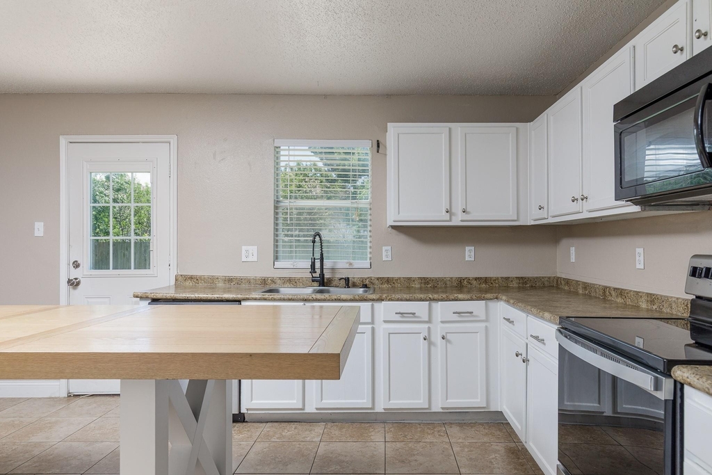 2228 Bradford Pear Drive - Photo 13