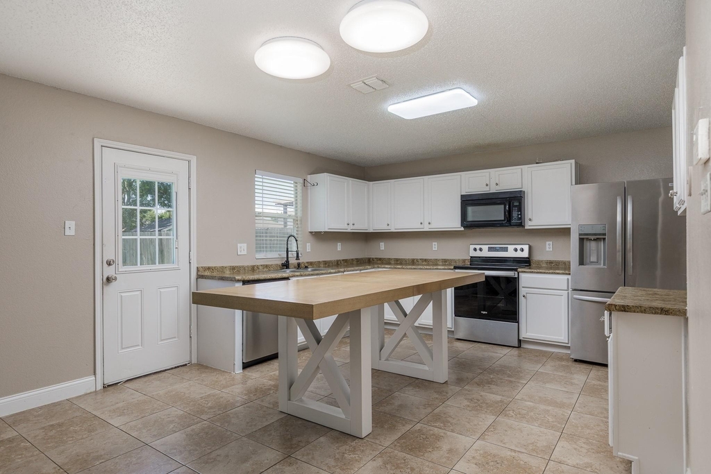 2228 Bradford Pear Drive - Photo 11