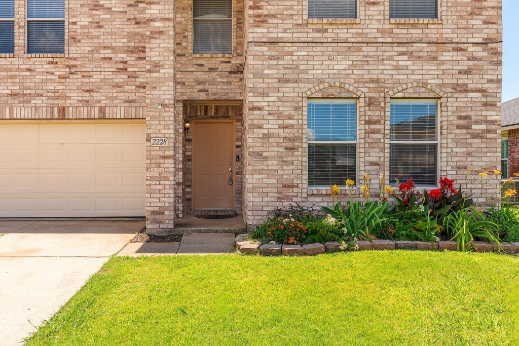 2228 Bradford Pear Drive - Photo 3