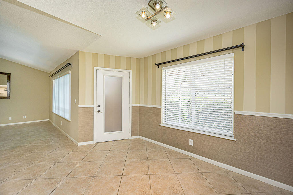 815 W Boynton Beach Boulevard - Photo 5
