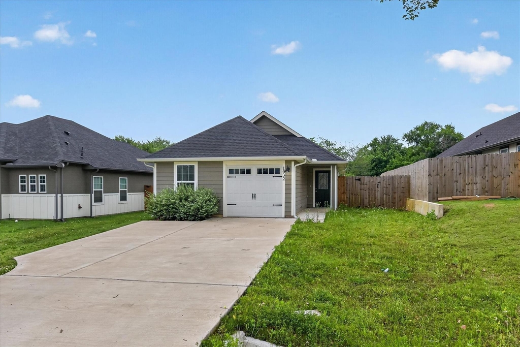 1032 Ray Drive - Photo 0