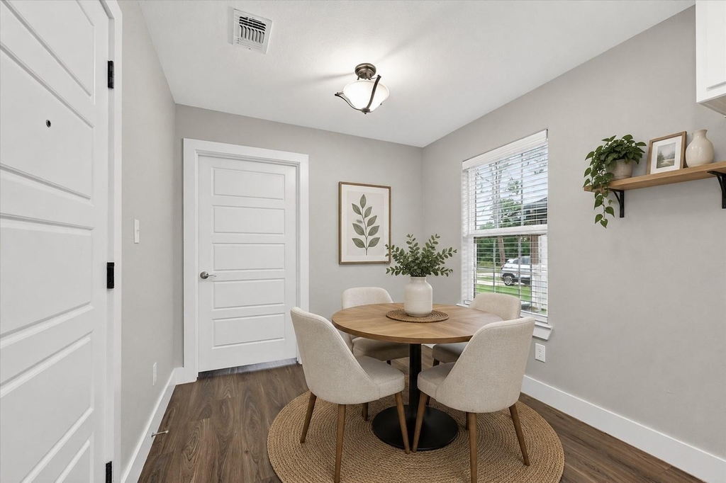 1032 Ray Drive - Photo 7