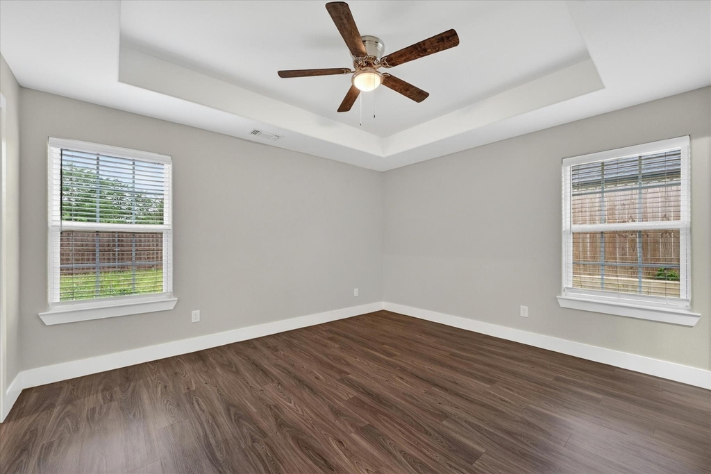 1032 Ray Drive - Photo 10