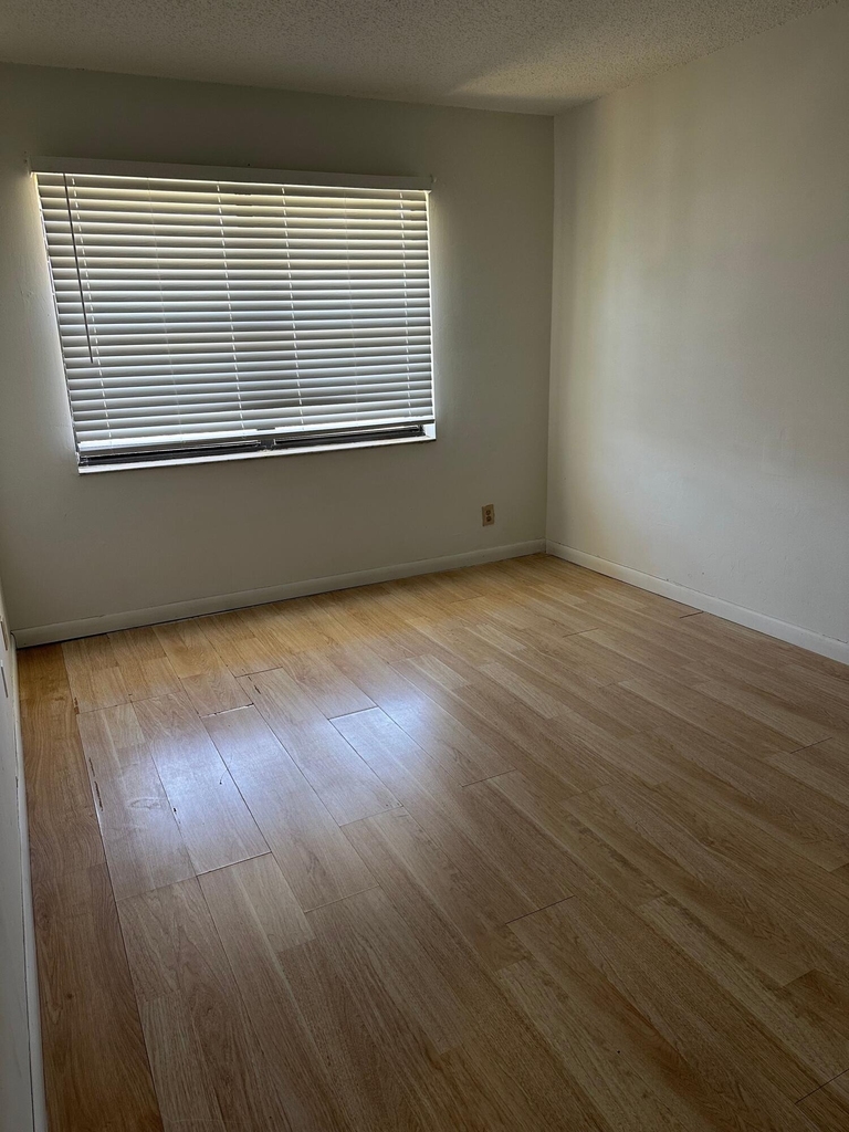 931 Sw 20th Court - Photo 16