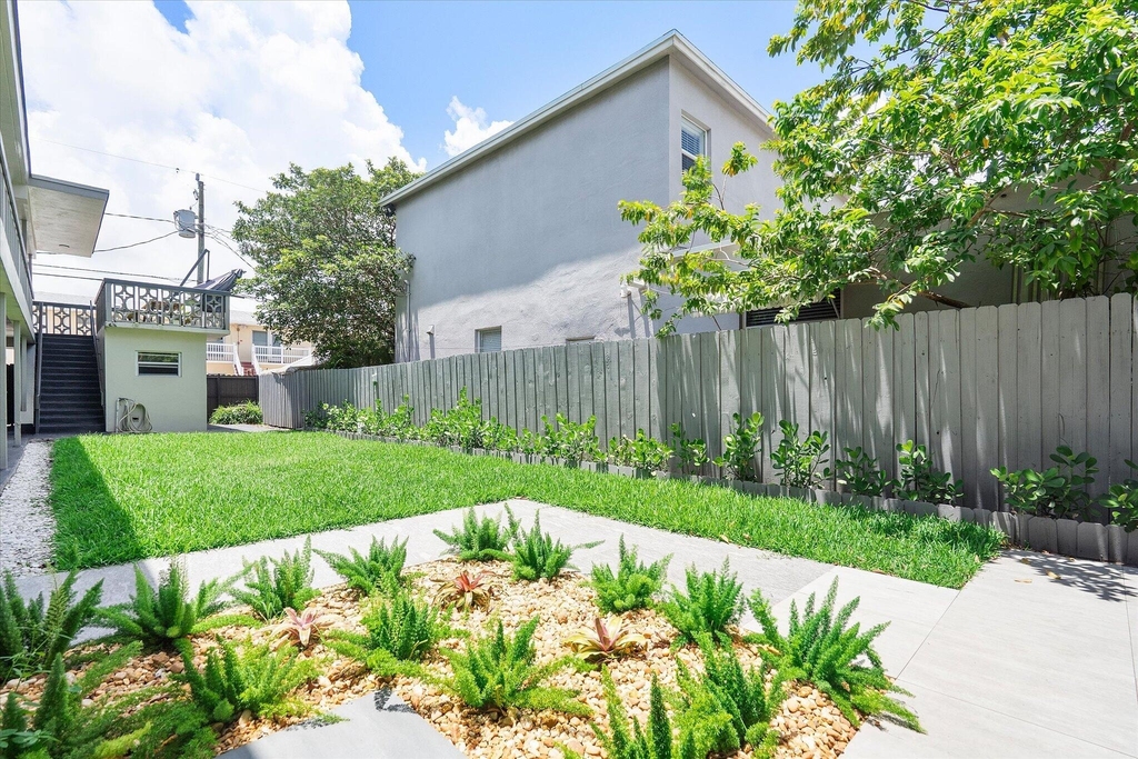 1638 Plunkett Street - Photo 20