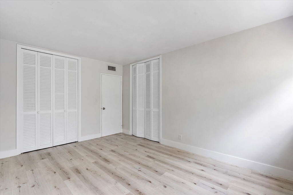 1638 Plunkett Street - Photo 16