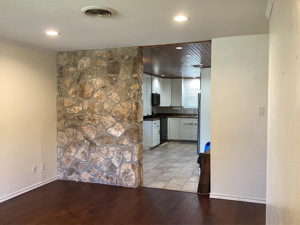 776 Ponderosa Drive - Photo 2