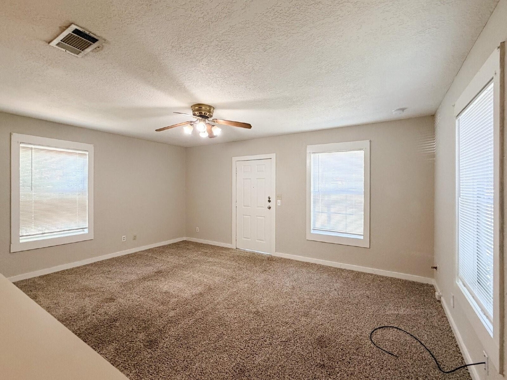 1705 N Robinson Street - Photo 4