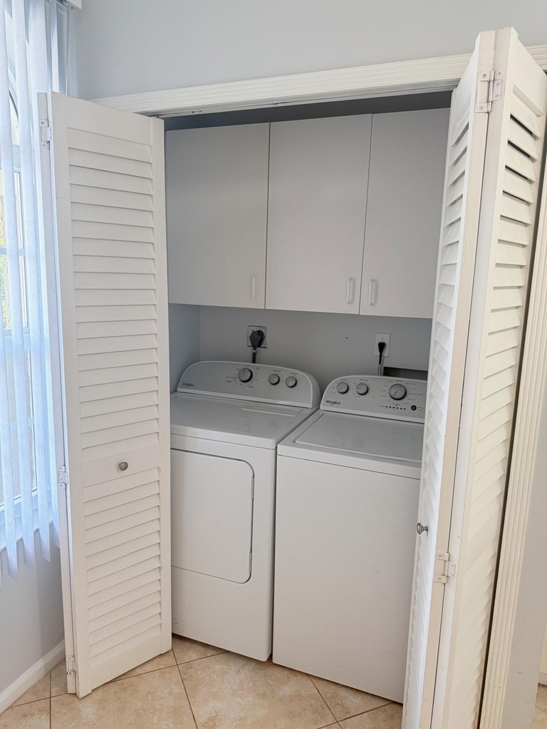 2351 Ne 14th Street Causeway - Photo 15