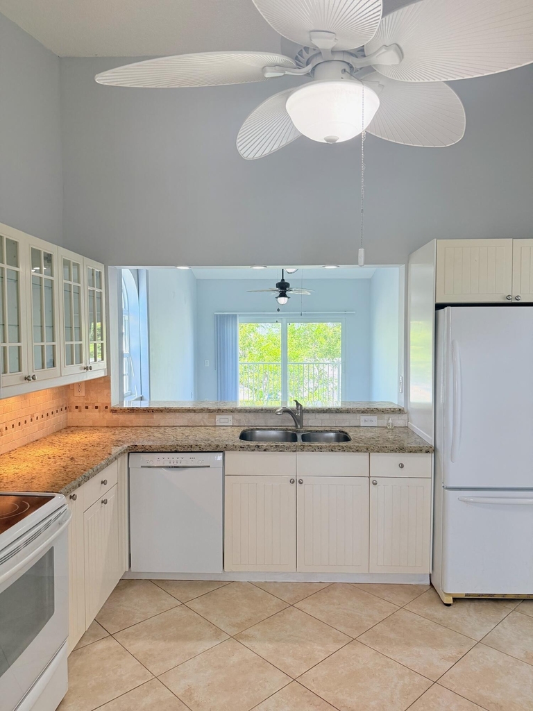 2351 Ne 14th Street Causeway - Photo 13