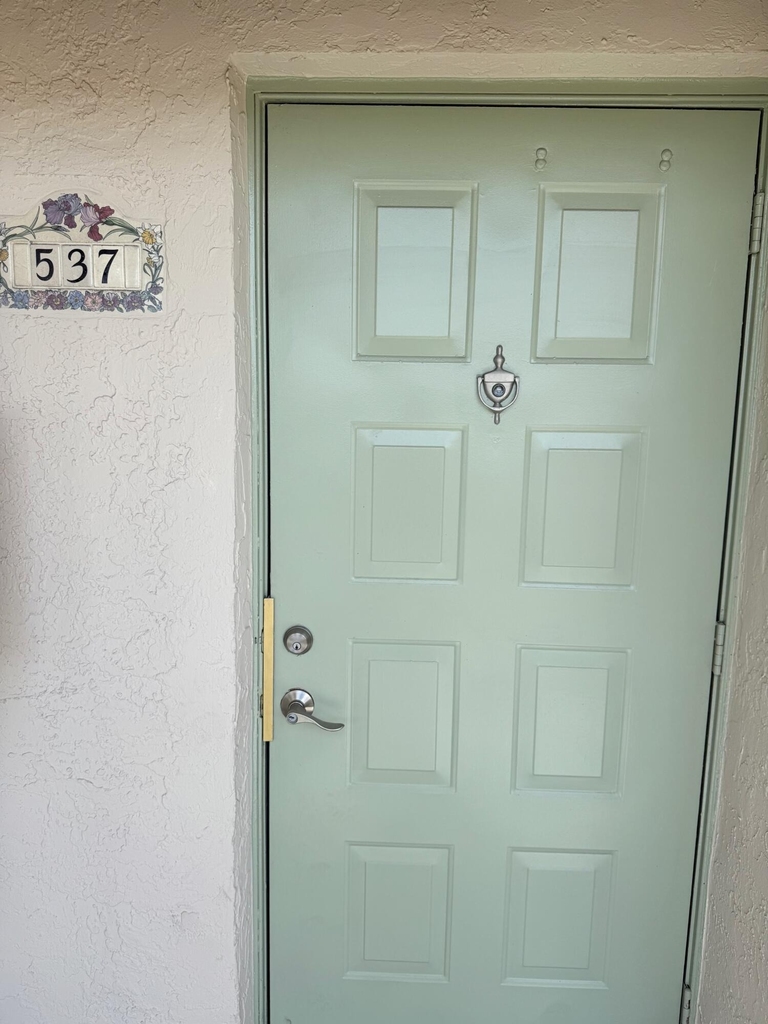 2351 Ne 14th Street Causeway - Photo 1