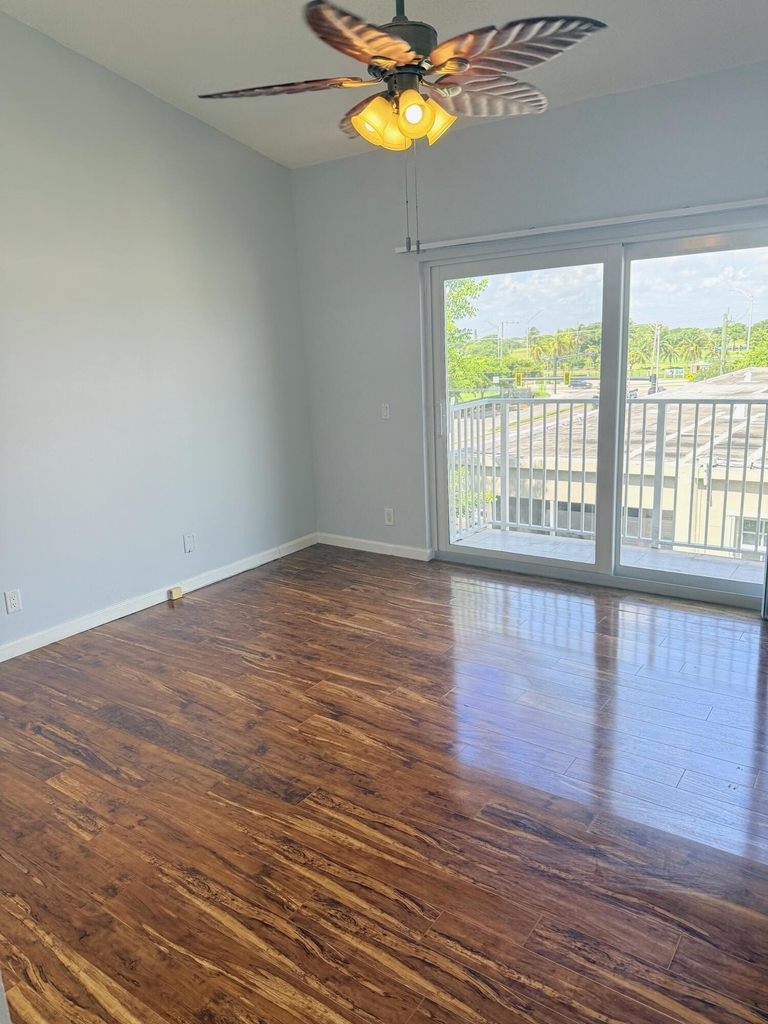 2351 Ne 14th Street Causeway - Photo 24