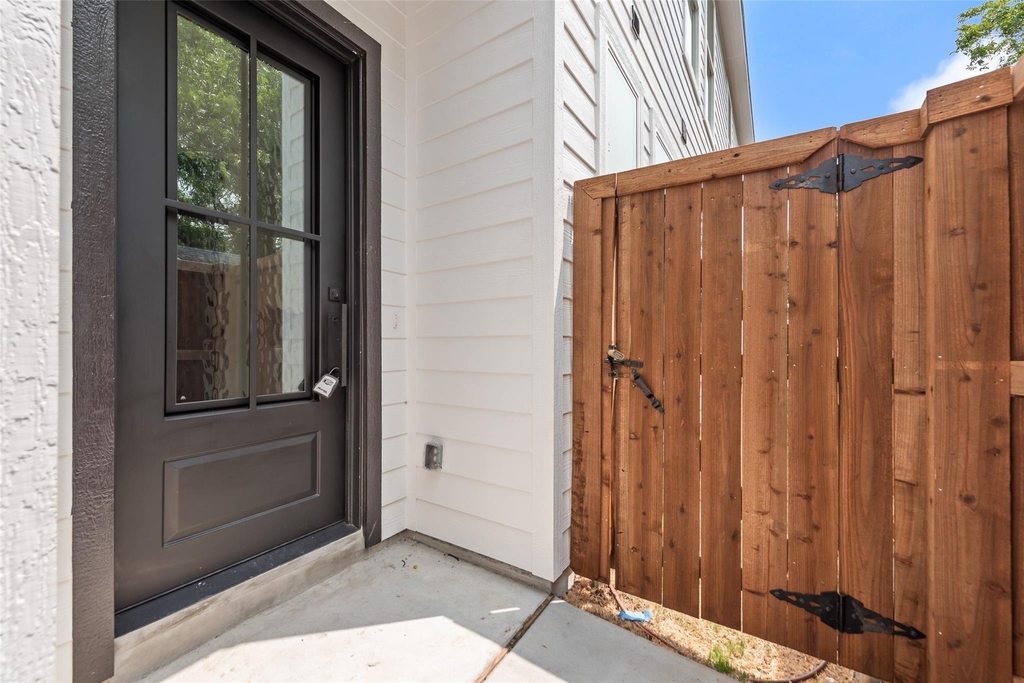 2410 Boyd Street - Photo 4