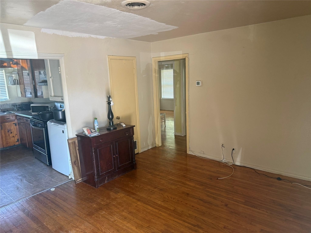 6437 Lontos Drive - Photo 5