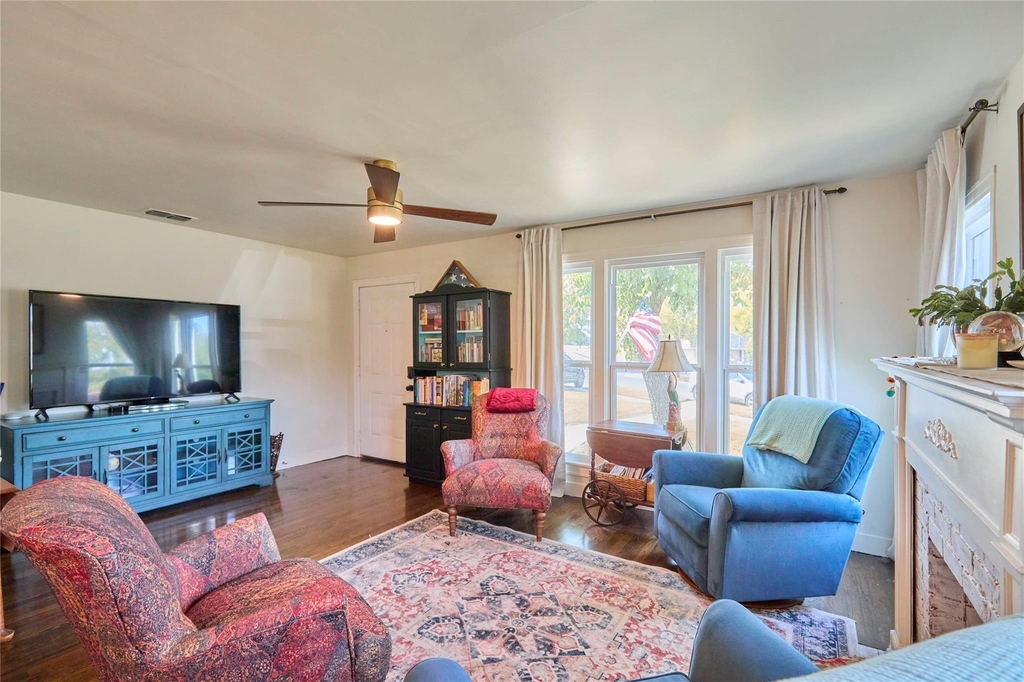1425 Cedar Crest Drive - Photo 3